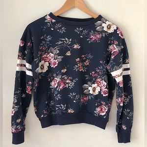 Vintage look navy fall floral 100% cotton crewneck cropped sweatshirt medium